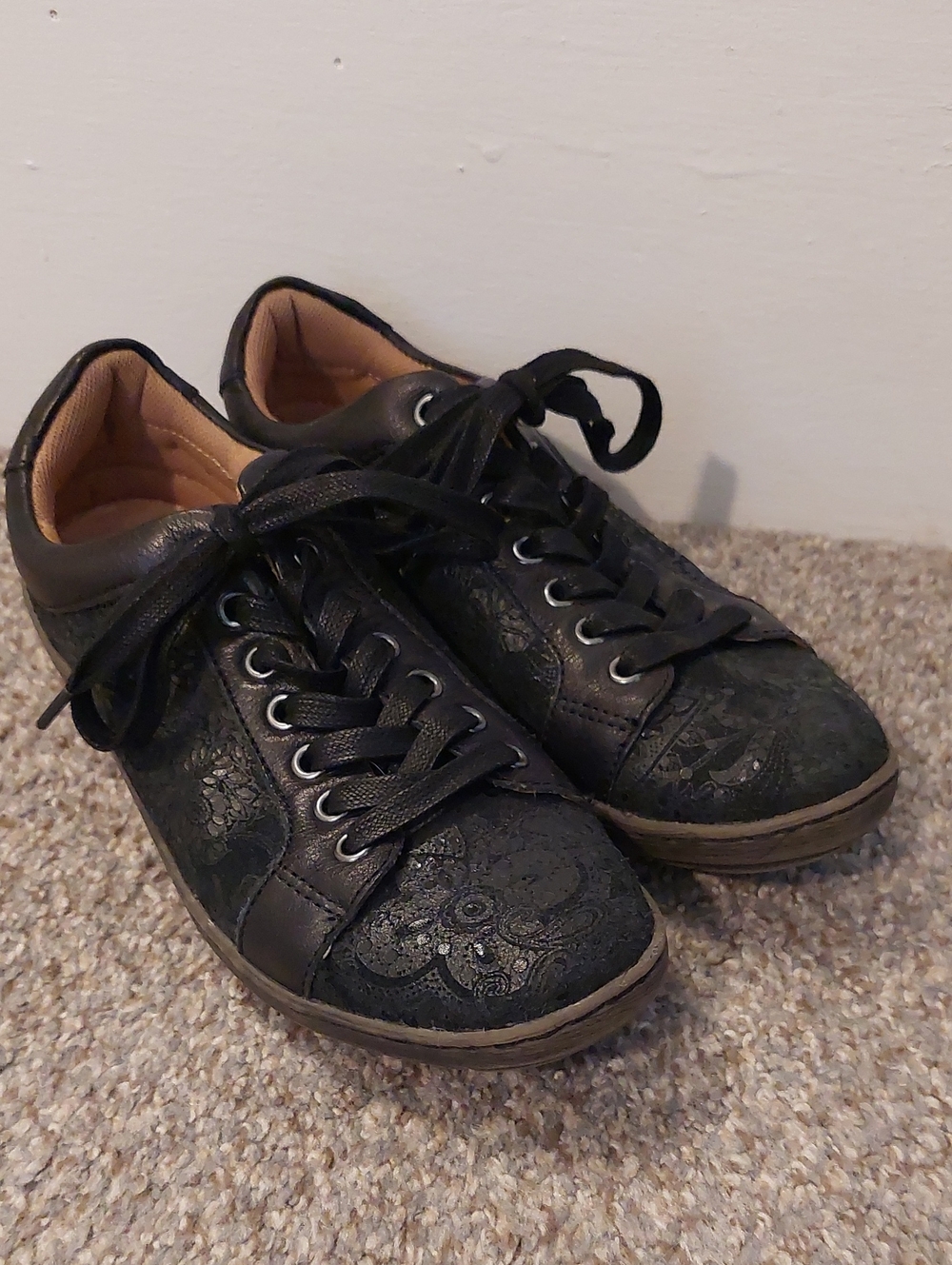 Comfortiva Black Sneakers